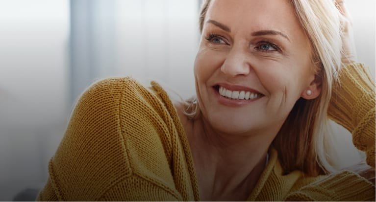 Beautiful older woman smilng